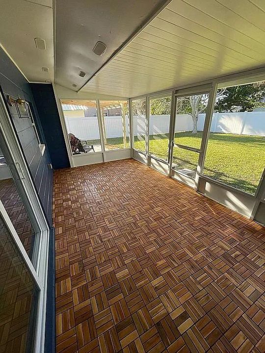 For Sale: $464,900 (2 beds, 2 baths, 940 Square Feet)