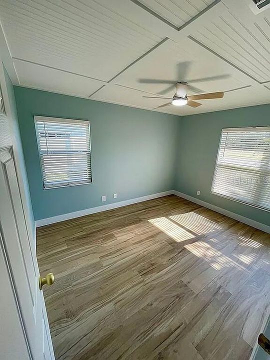 For Sale: $464,900 (2 beds, 2 baths, 940 Square Feet)