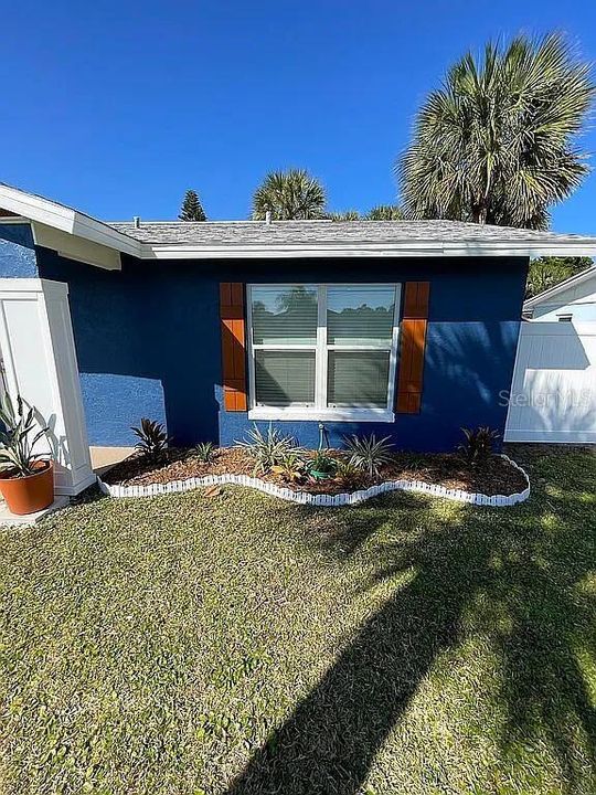 For Sale: $464,900 (2 beds, 2 baths, 940 Square Feet)