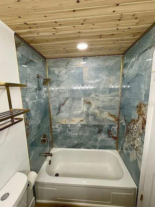 For Sale: $464,900 (2 beds, 2 baths, 940 Square Feet)