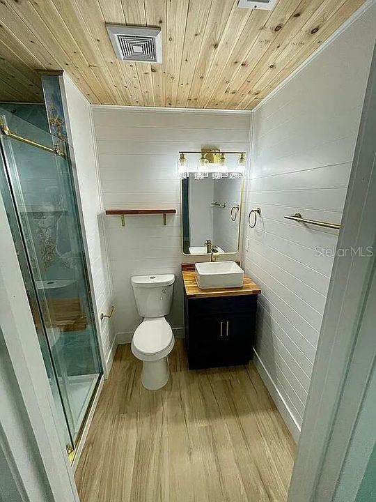 For Sale: $464,900 (2 beds, 2 baths, 940 Square Feet)