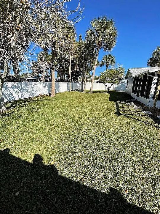 For Sale: $464,900 (2 beds, 2 baths, 940 Square Feet)