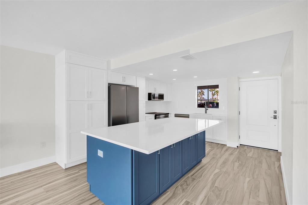 待售: $619,900 (2 贝兹, 2 浴室, 1007 平方英尺)