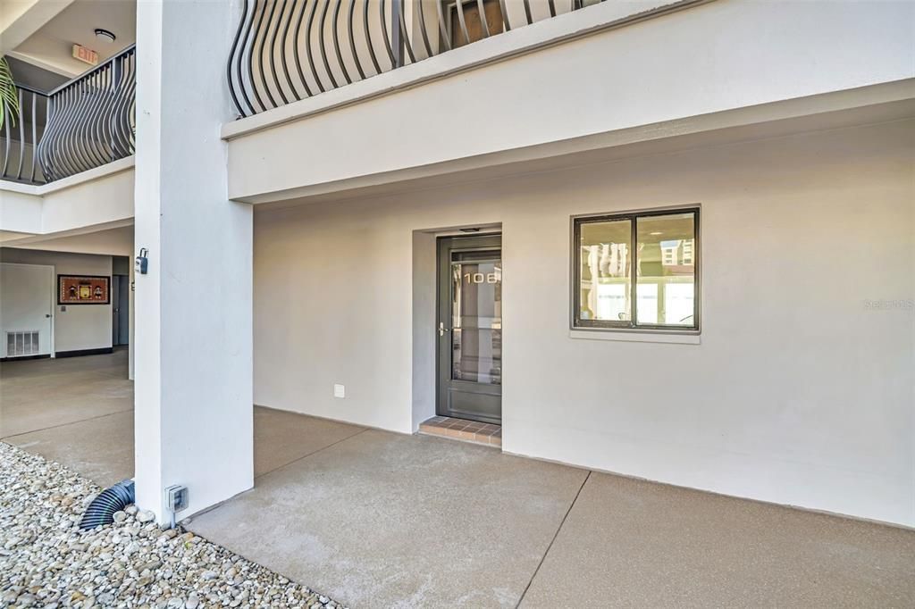 待售: $619,900 (2 贝兹, 2 浴室, 1007 平方英尺)