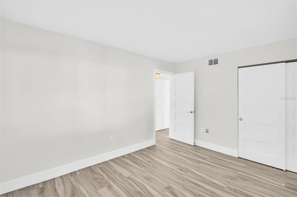 待售: $619,900 (2 贝兹, 2 浴室, 1007 平方英尺)