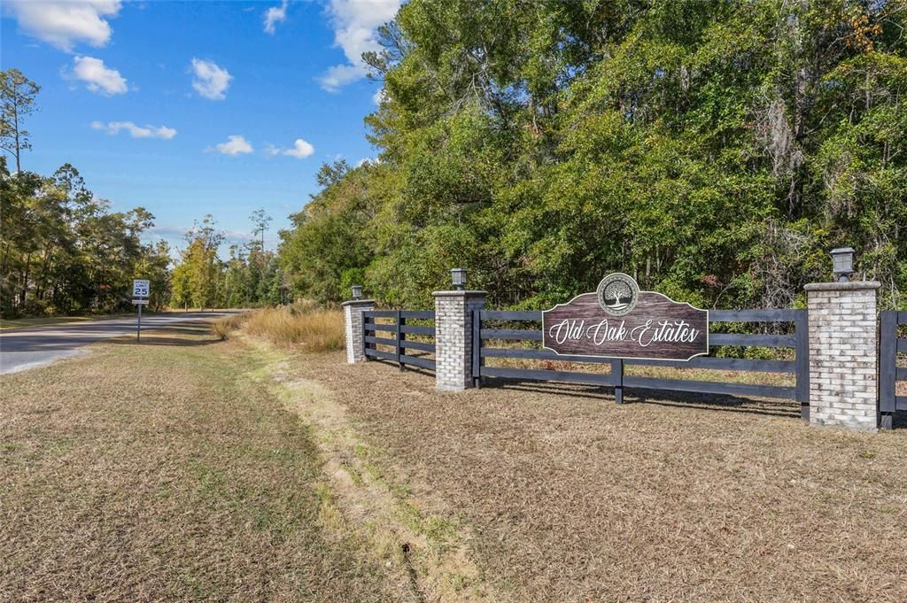 待售: $388,000 (7.08 acres)