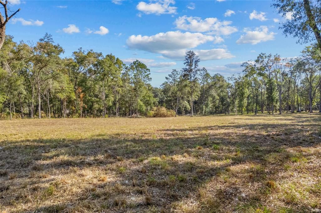 待售: $388,000 (7.08 acres)