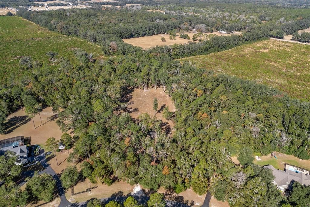 待售: $388,000 (7.08 acres)