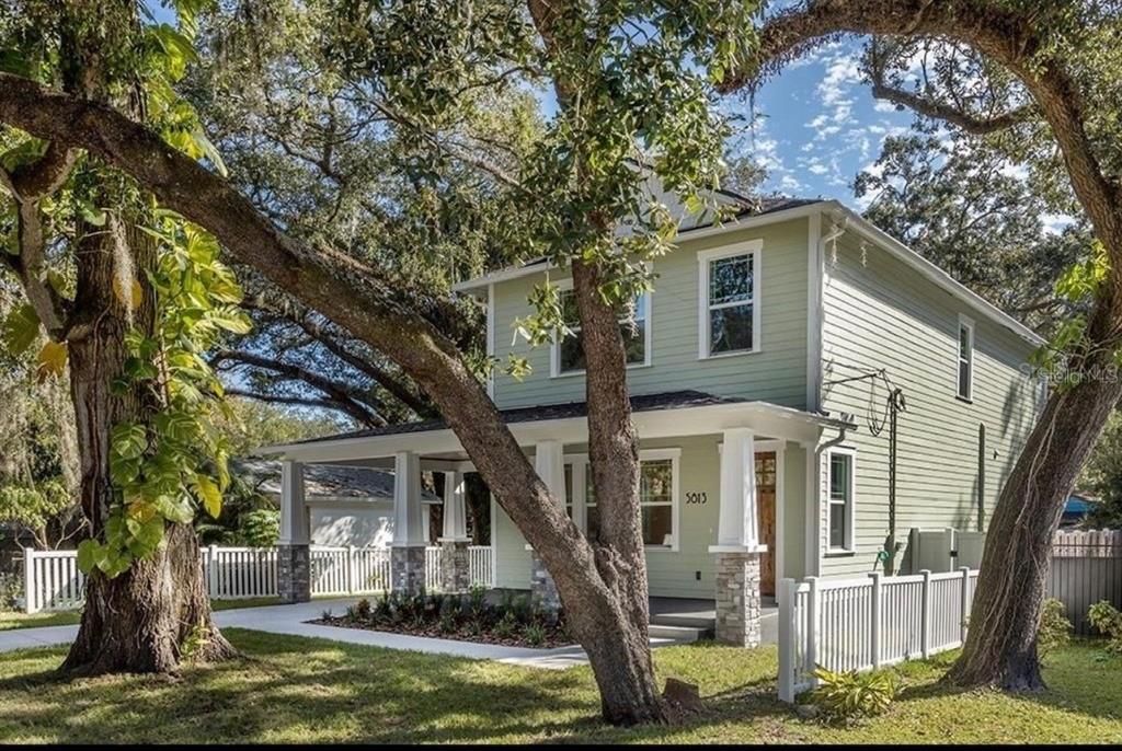 En Renta: $4,800 (4 camas, 3 baños, 2392 Pies cuadrados)