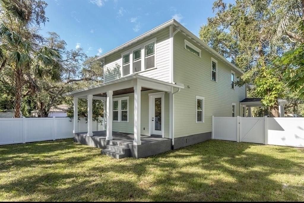 En Renta: $4,800 (4 camas, 3 baños, 2392 Pies cuadrados)