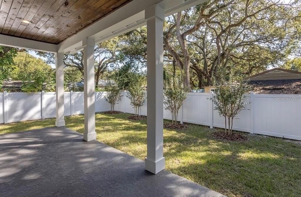 En Renta: $4,800 (4 camas, 3 baños, 2392 Pies cuadrados)