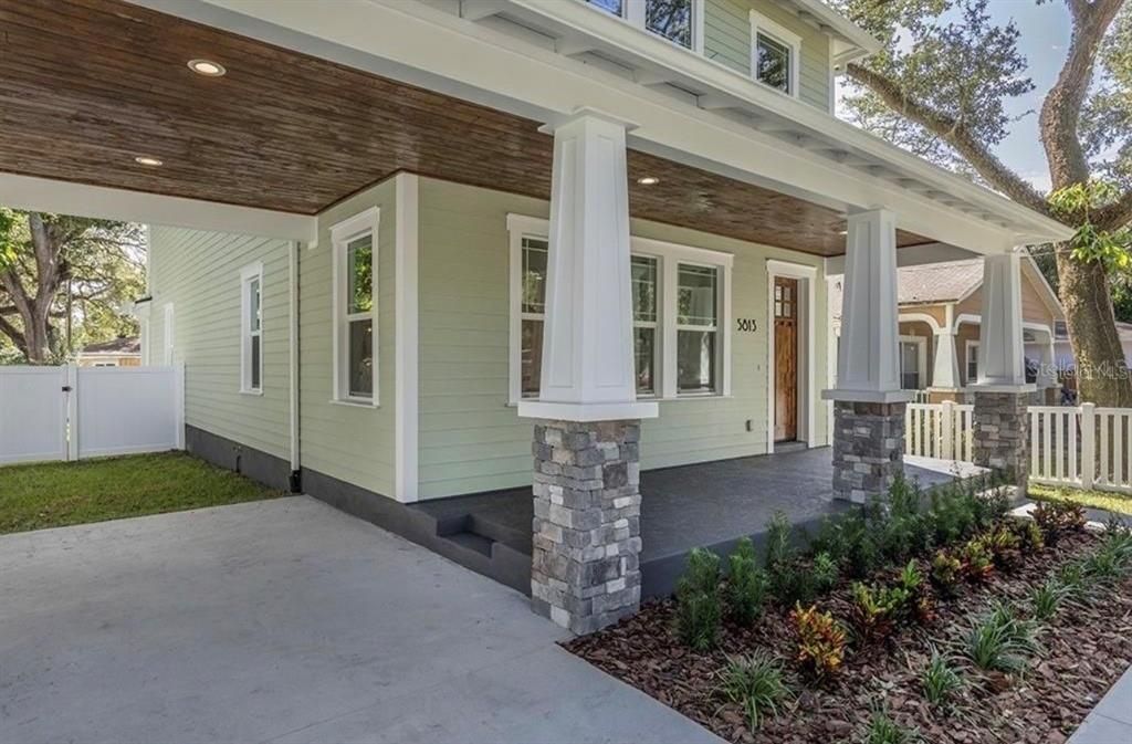 En Renta: $4,800 (4 camas, 3 baños, 2392 Pies cuadrados)