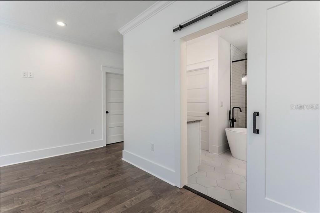 En Renta: $4,800 (4 camas, 3 baños, 2392 Pies cuadrados)