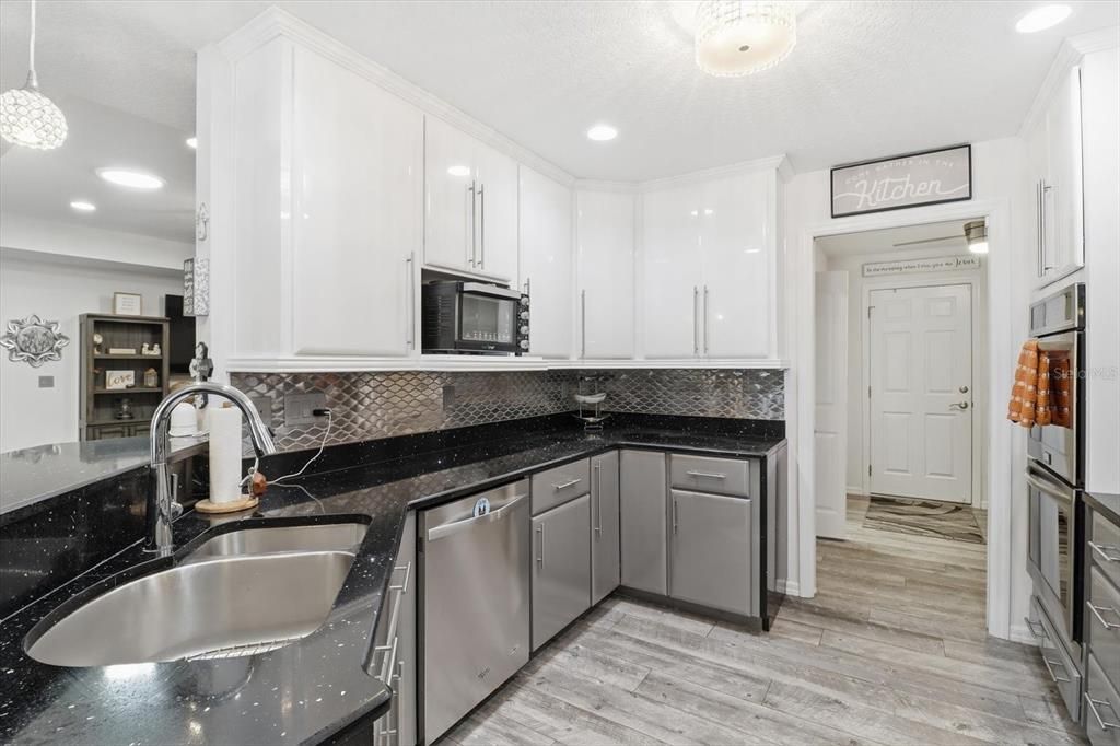 待售: $475,000 (3 贝兹, 2 浴室, 2102 平方英尺)