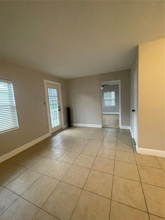For Rent: $2,250 (2 beds, 1 baths, 900 Square Feet)