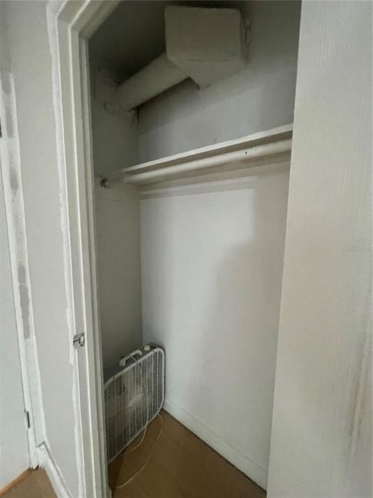 For Rent: $2,250 (2 beds, 1 baths, 900 Square Feet)