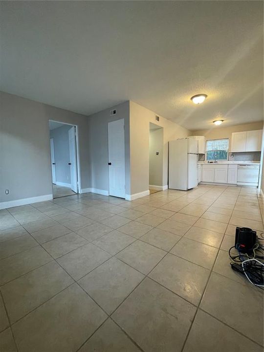 For Rent: $2,250 (2 beds, 1 baths, 900 Square Feet)