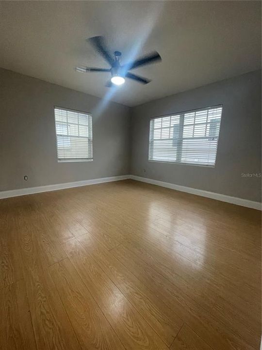 For Rent: $2,250 (2 beds, 1 baths, 900 Square Feet)