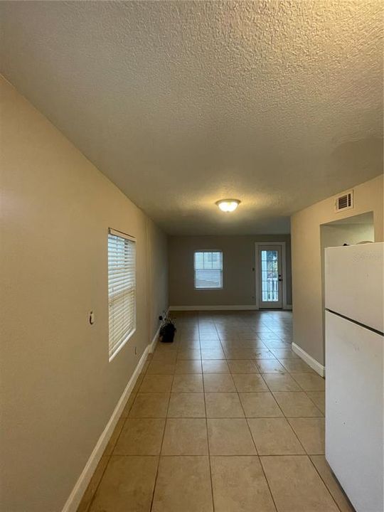 For Rent: $2,250 (2 beds, 1 baths, 900 Square Feet)