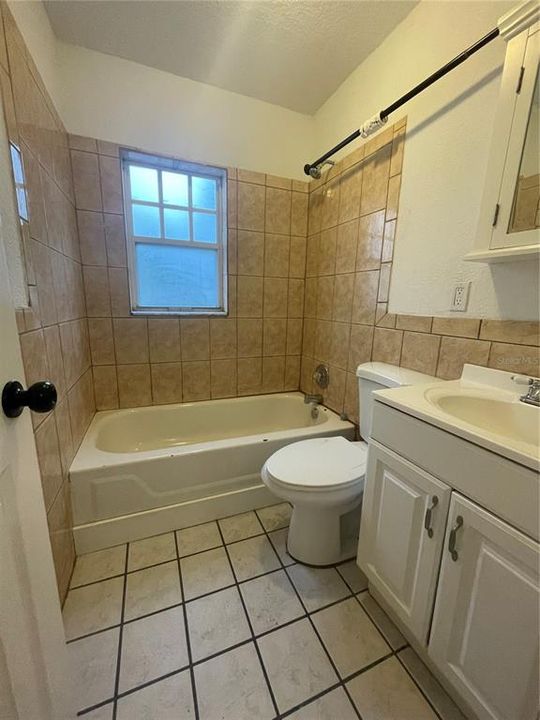 For Rent: $2,250 (2 beds, 1 baths, 900 Square Feet)
