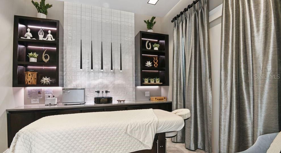 For Sale: $395,000 (2 beds, 2 baths, 1920 Square Feet)