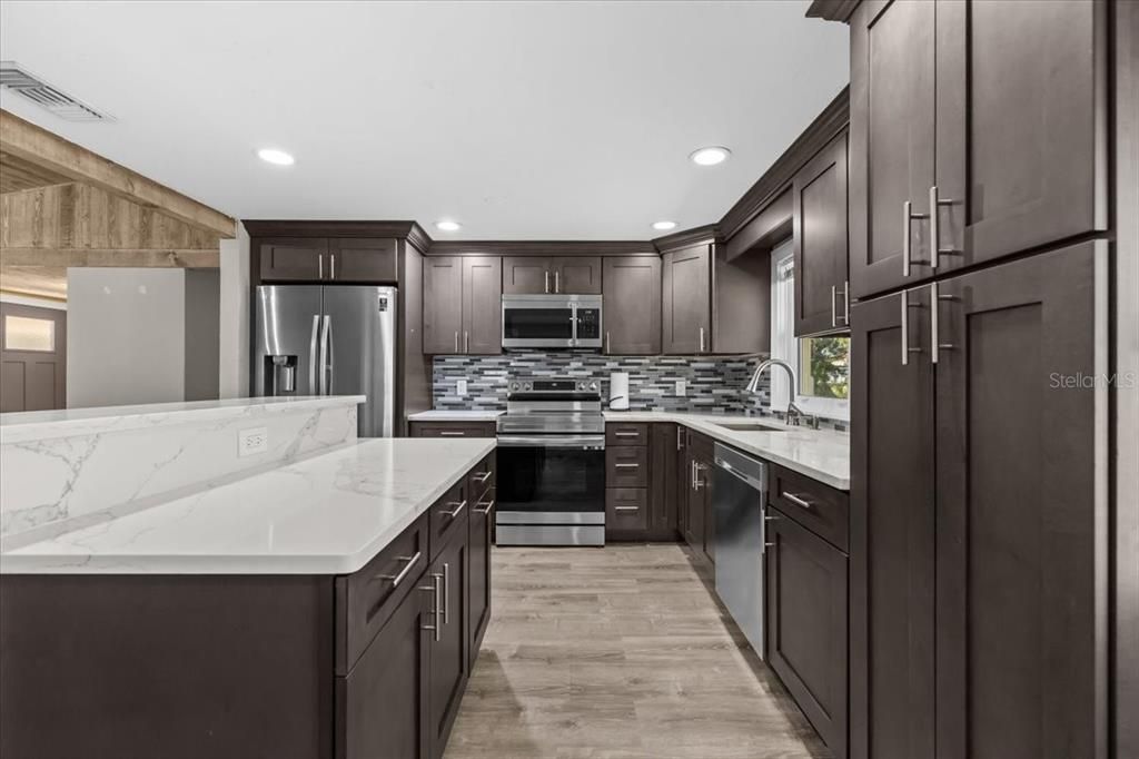 На продажу: $535,000 (4 спален, 2 ванн, 1868 Квадратных фут)