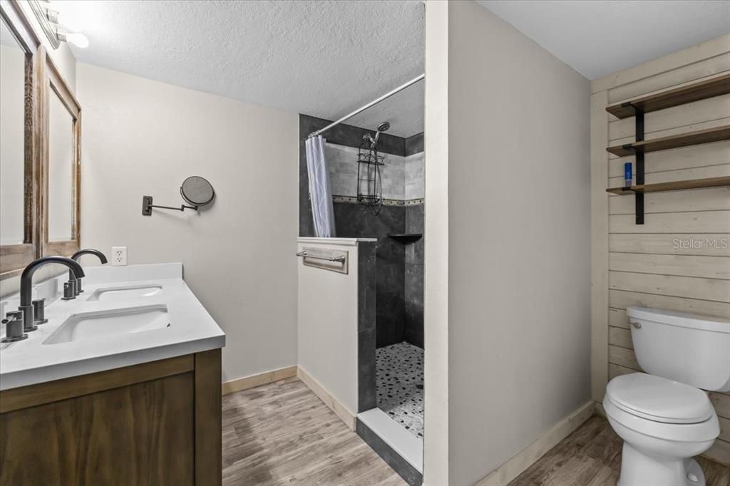 На продажу: $535,000 (4 спален, 2 ванн, 1868 Квадратных фут)