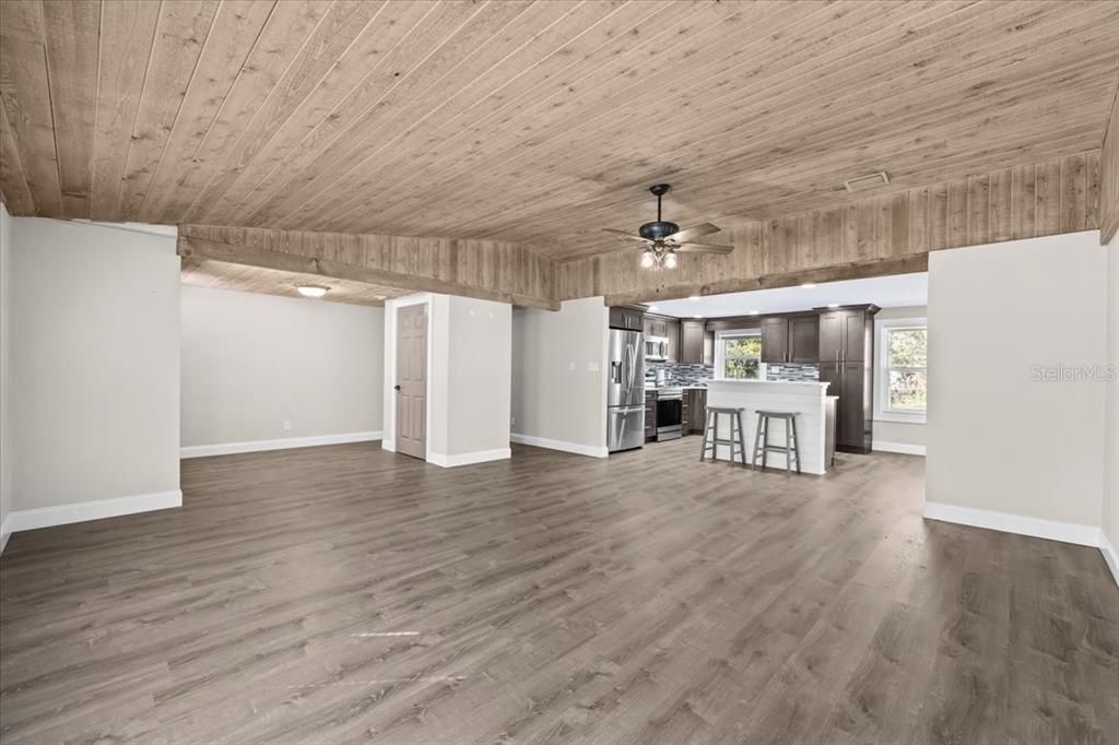 На продажу: $535,000 (4 спален, 2 ванн, 1868 Квадратных фут)