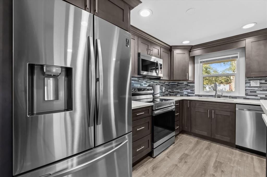 На продажу: $499,000 (5 спален, 2 ванн, 1868 Квадратных фут)