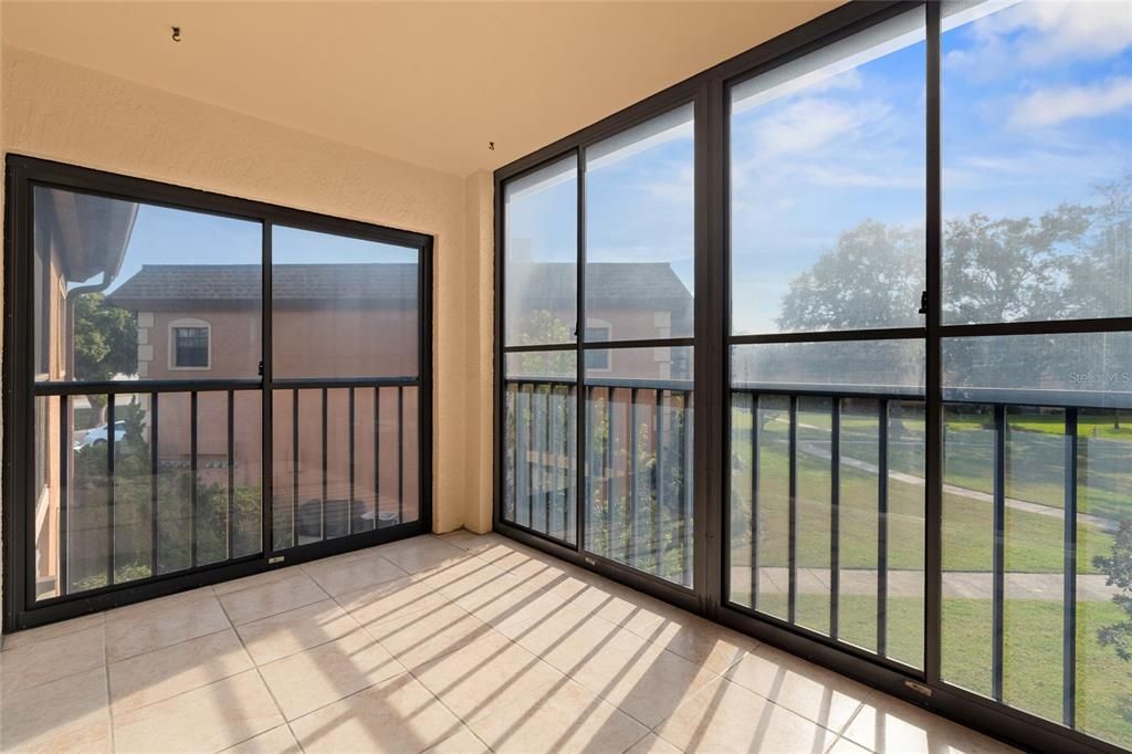 For Sale: $209,900 (2 beds, 2 baths, 912 Square Feet)