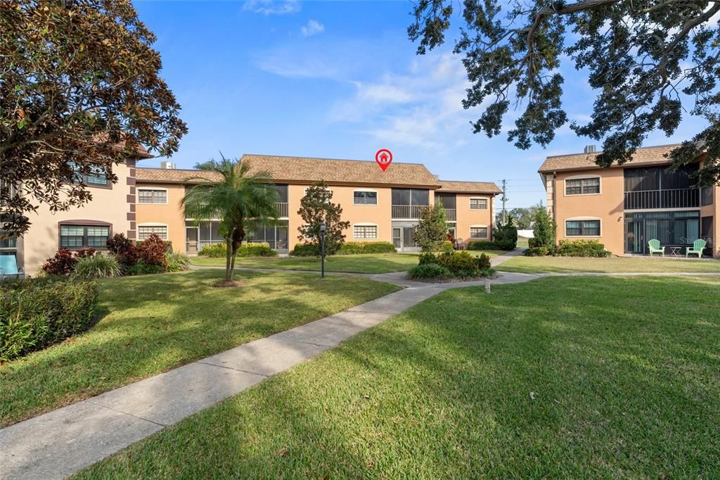 For Sale: $209,900 (2 beds, 2 baths, 912 Square Feet)