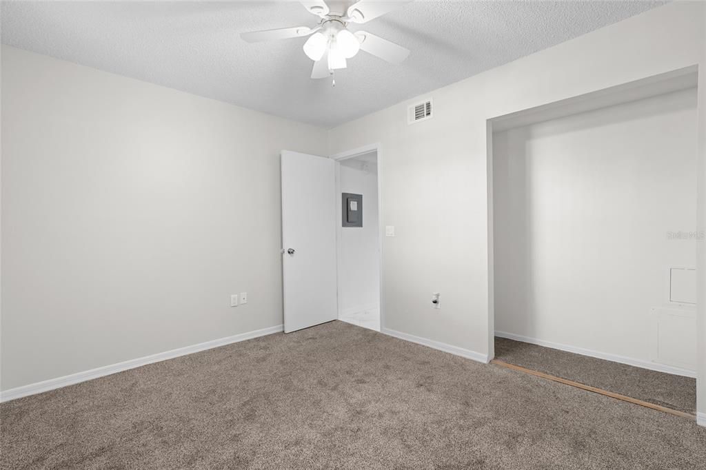 For Sale: $209,900 (2 beds, 2 baths, 912 Square Feet)