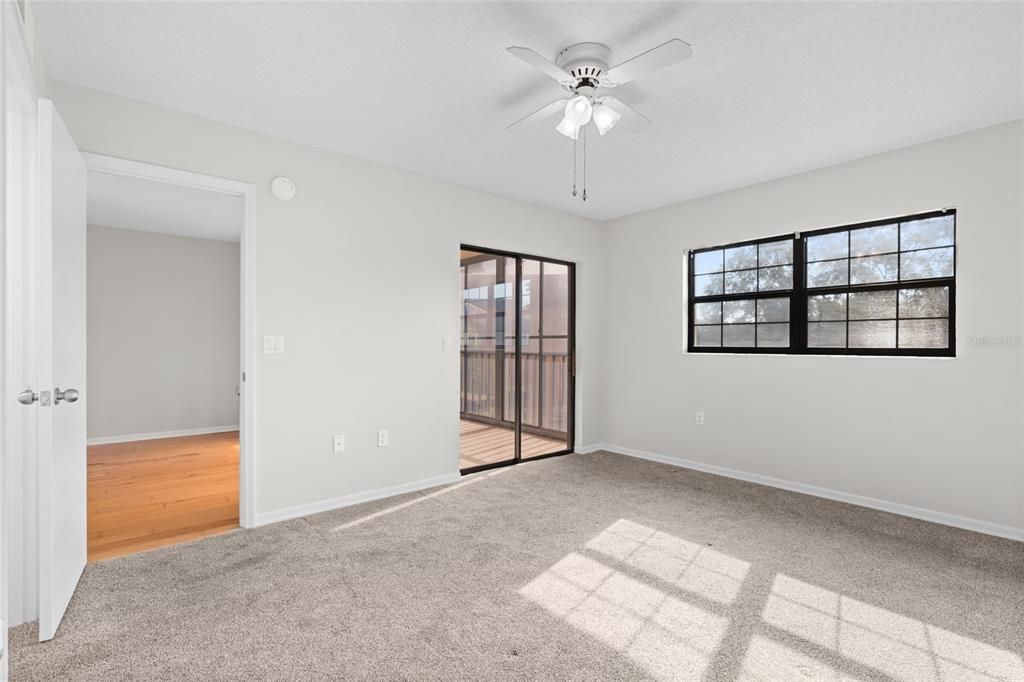 For Sale: $209,900 (2 beds, 2 baths, 912 Square Feet)