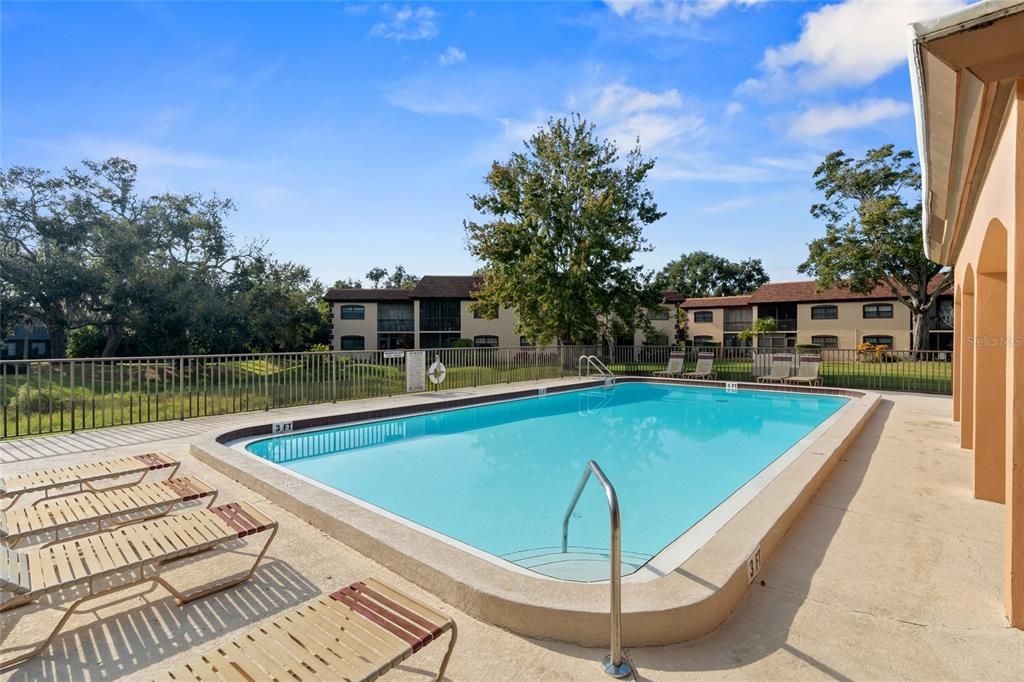 For Sale: $209,900 (2 beds, 2 baths, 912 Square Feet)