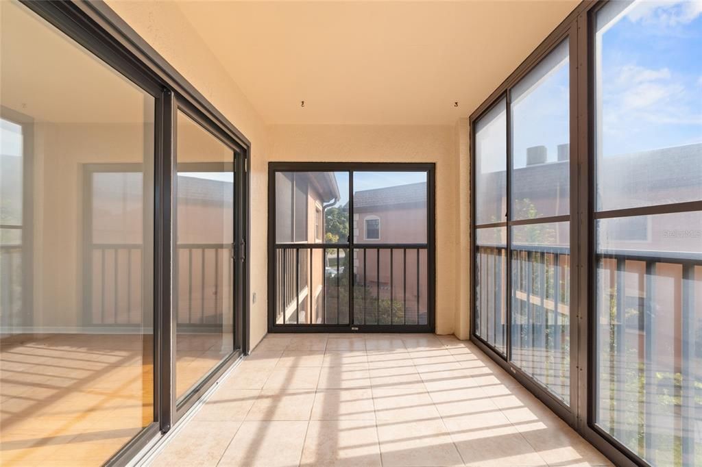 For Sale: $209,900 (2 beds, 2 baths, 912 Square Feet)