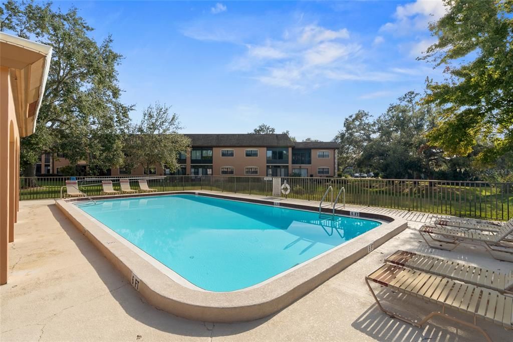 For Sale: $209,900 (2 beds, 2 baths, 912 Square Feet)