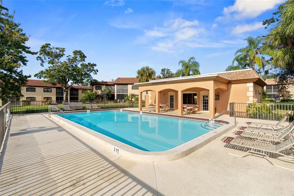 For Sale: $209,900 (2 beds, 2 baths, 912 Square Feet)