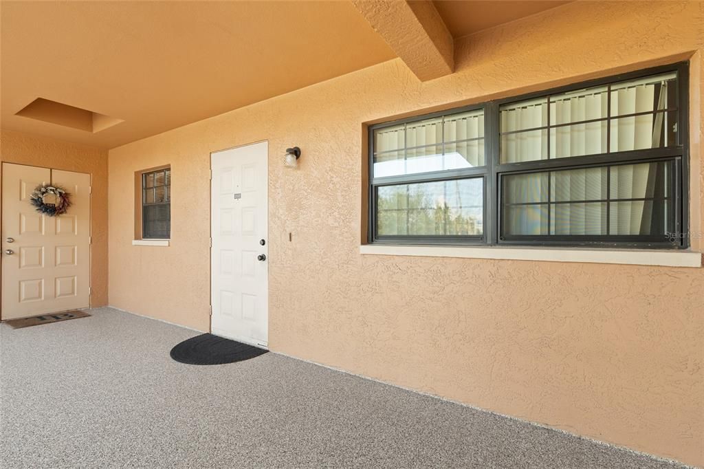 For Sale: $209,900 (2 beds, 2 baths, 912 Square Feet)