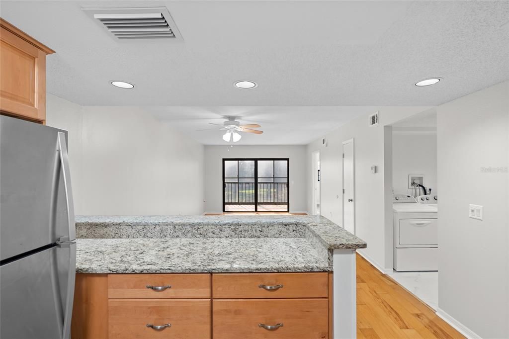 For Sale: $209,900 (2 beds, 2 baths, 912 Square Feet)