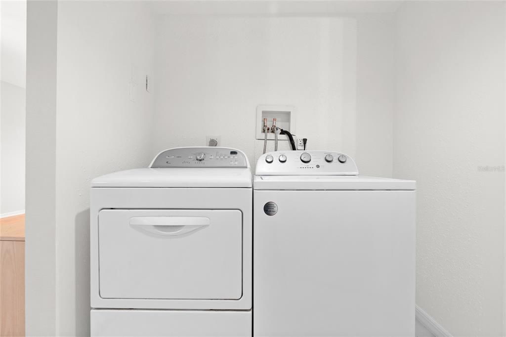 For Sale: $209,900 (2 beds, 2 baths, 912 Square Feet)