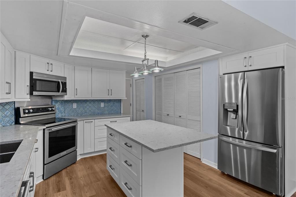 For Sale: $499,000 (3 beds, 2 baths, 1685 Square Feet)