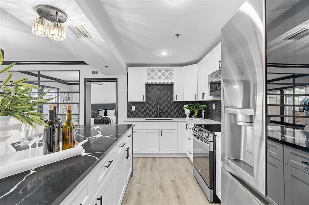 На продажу: $549,000 (2 спален, 2 ванн, 1055 Квадратных фут)