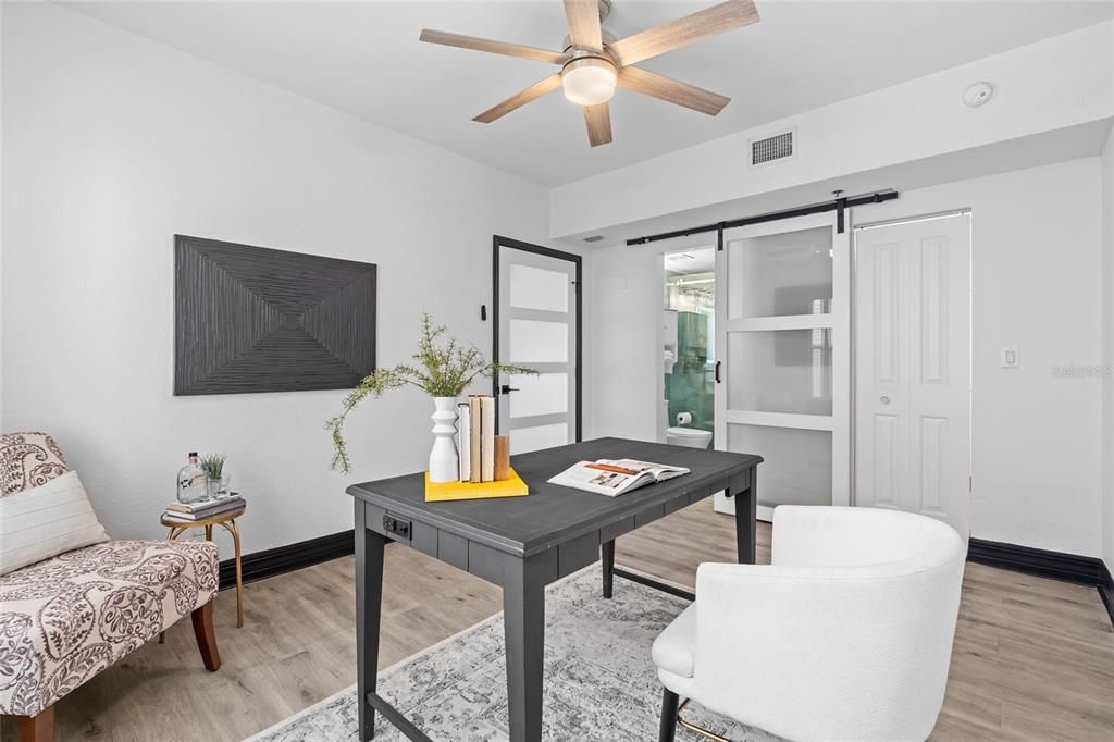 На продажу: $549,000 (2 спален, 2 ванн, 1055 Квадратных фут)