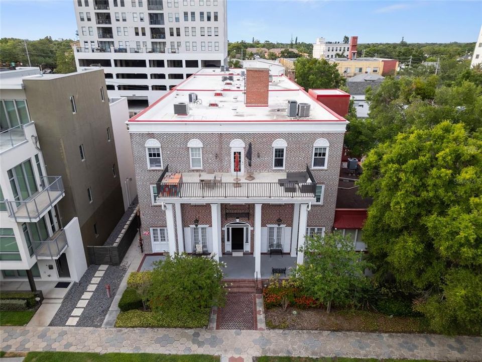 На продажу: $549,000 (2 спален, 2 ванн, 1055 Квадратных фут)