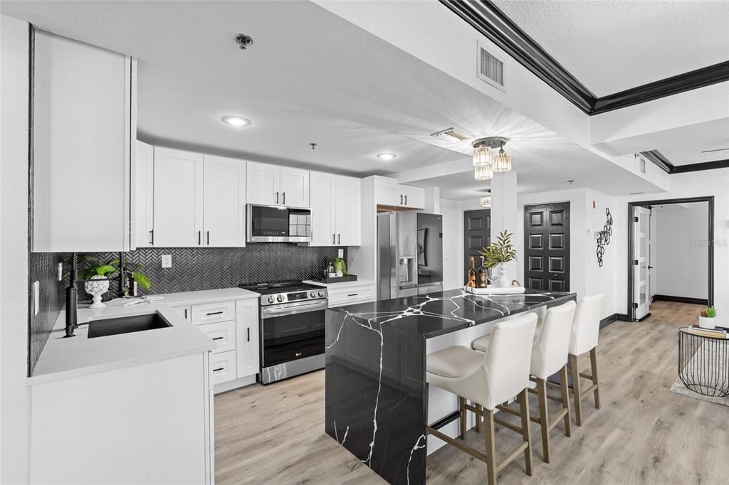 На продажу: $549,000 (2 спален, 2 ванн, 1055 Квадратных фут)