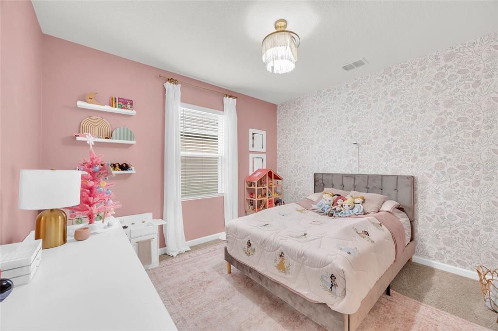 待售: $385,000 (4 贝兹, 2 浴室, 1828 平方英尺)