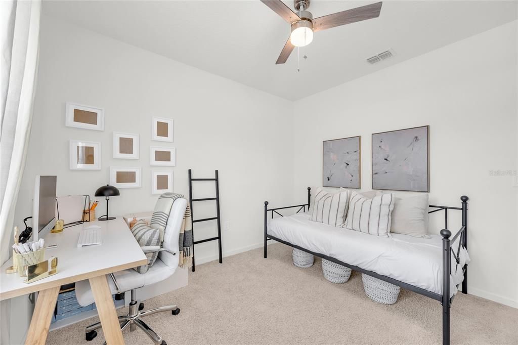 待售: $385,000 (4 贝兹, 2 浴室, 1828 平方英尺)