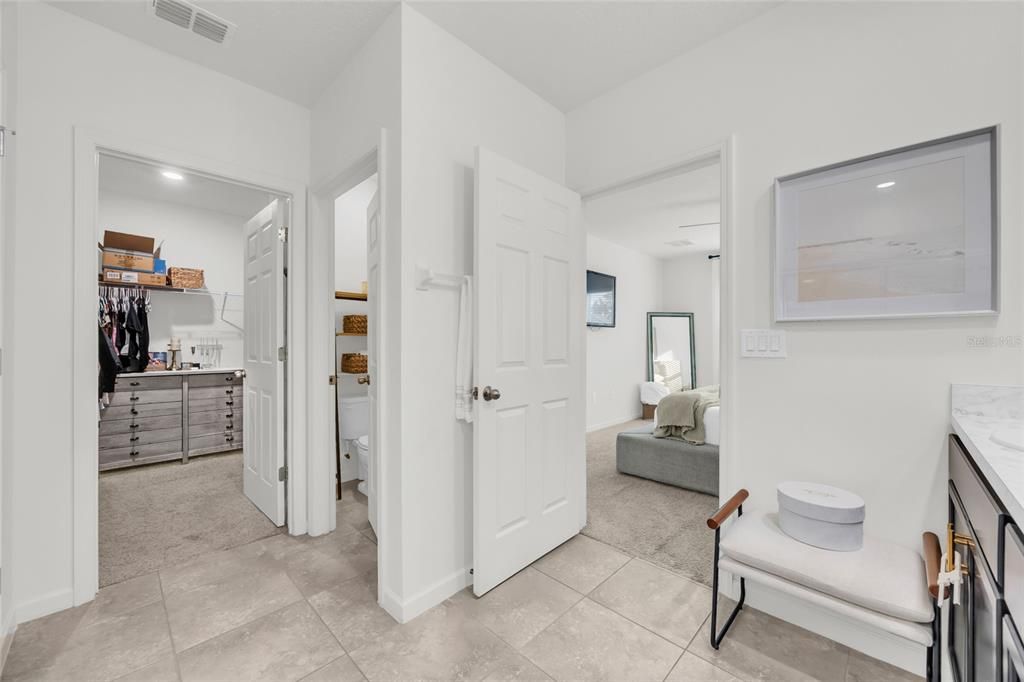 待售: $385,000 (4 贝兹, 2 浴室, 1828 平方英尺)