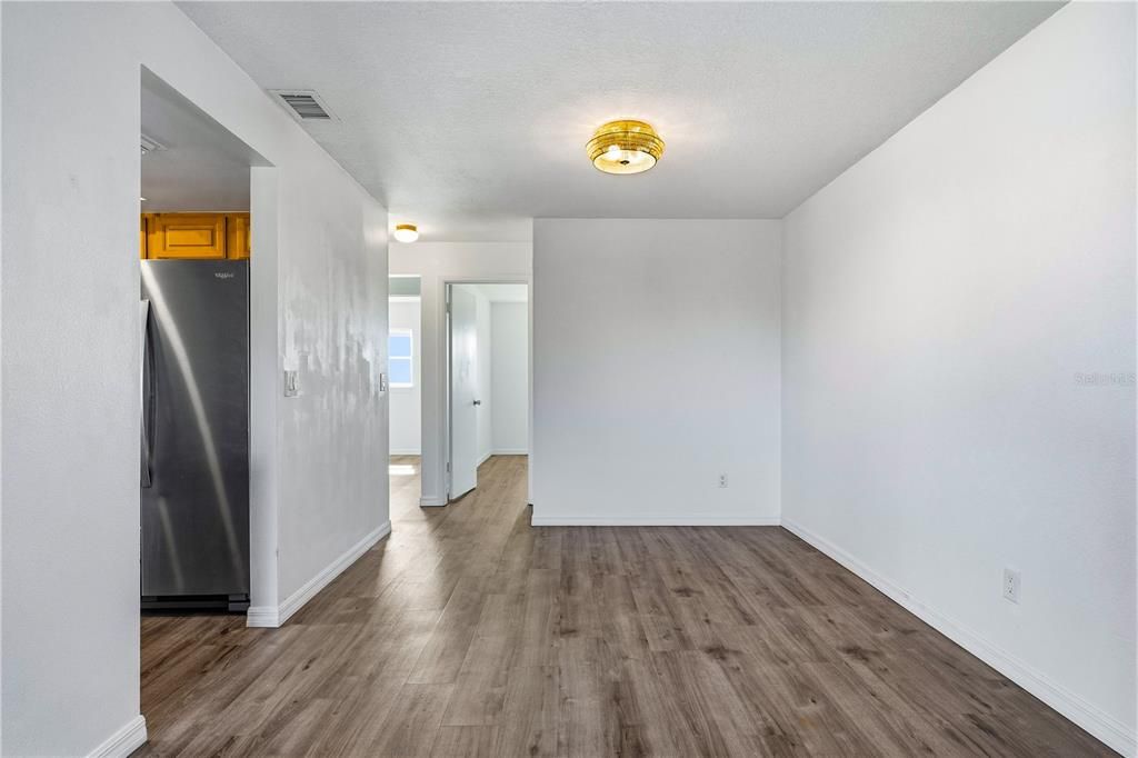 待售: $675,000 (4 贝兹, 0 浴室, 1716 平方英尺)