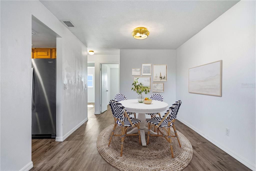 待售: $675,000 (4 贝兹, 0 浴室, 1716 平方英尺)